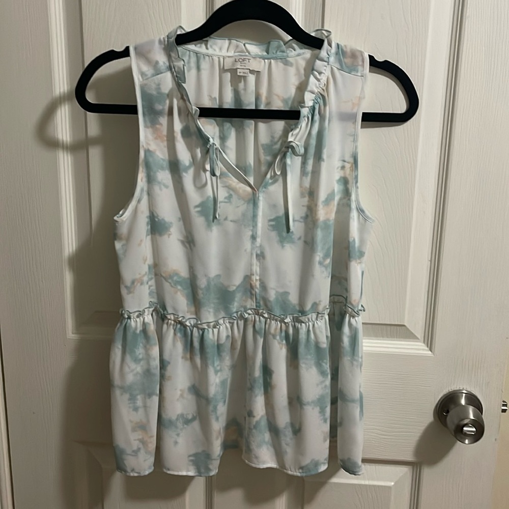 Loft outlet sleeveless delicate floral blouse